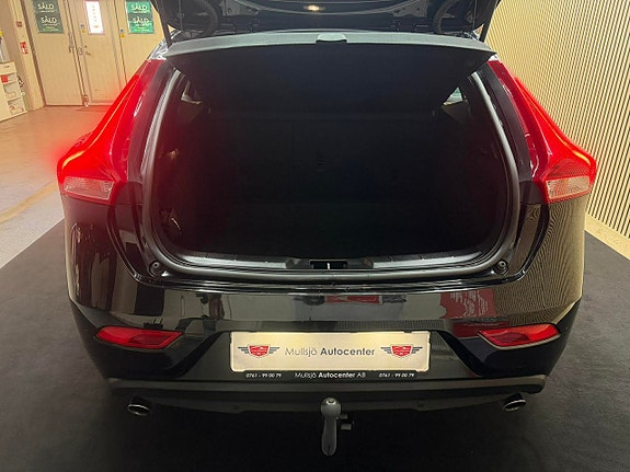 Volvo V40 9 of 15