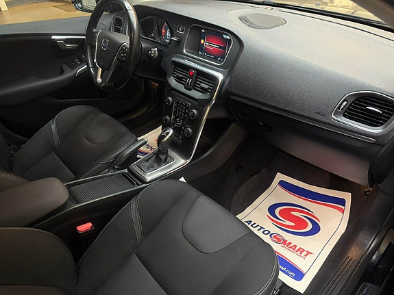 Volvo V40 11 of 15