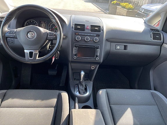 Volkswagen Touran 8 of 17
