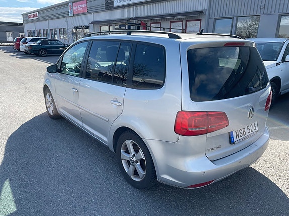 Volkswagen Touran 7 of 17