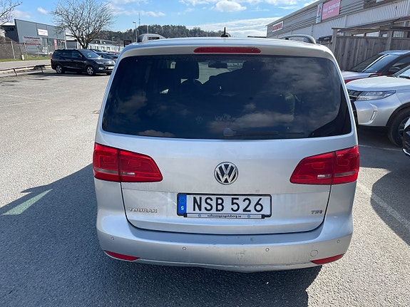 Volkswagen Touran 6 of 17