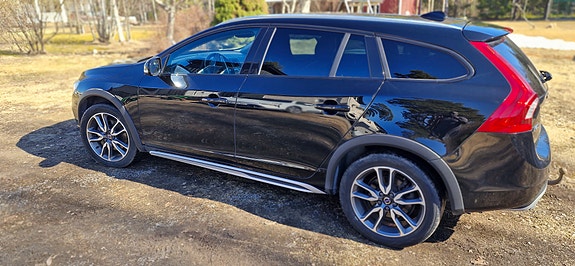 Volvo V60 Cross Country 4 of 4