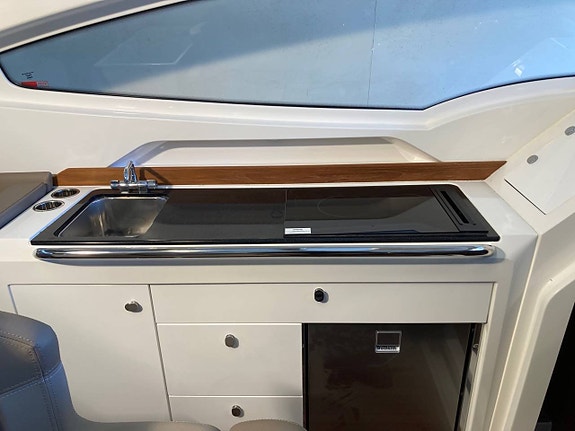 Nimbus W9 T-Top Mercury 300 2022 9 of 12