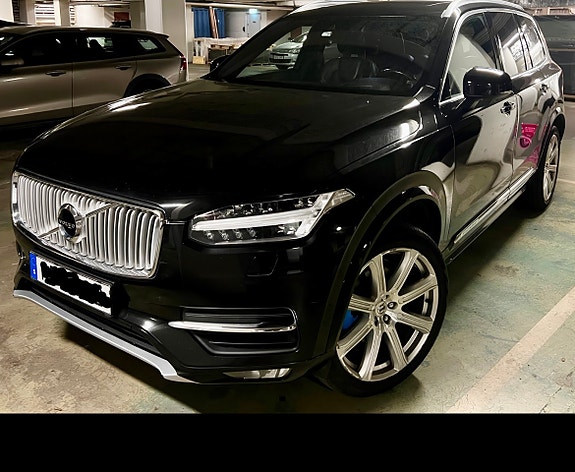 Volvo XC90 3 of 5