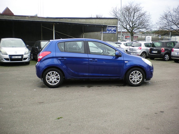 Hyundai i20 4 of 5