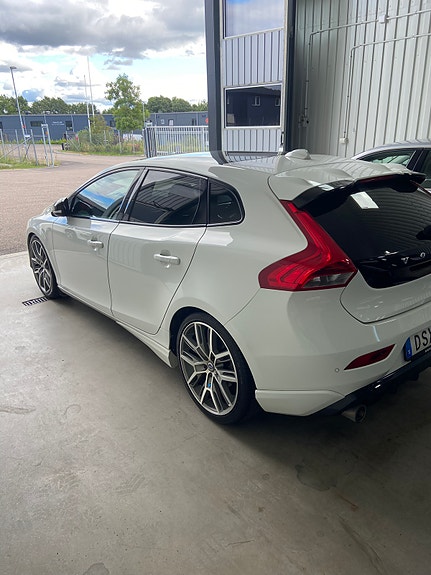 Volvo V40 4 of 7
