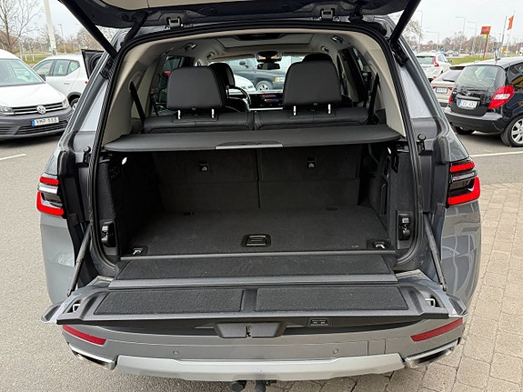 BMW X7 8 of 21