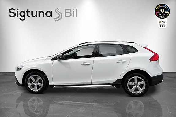 Volvo V40 Cross Country 2 of 28