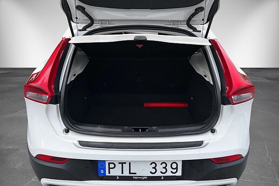 Volvo V40 Cross Country 11 of 28