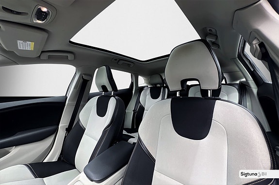 Volvo V40 Cross Country 17 of 28