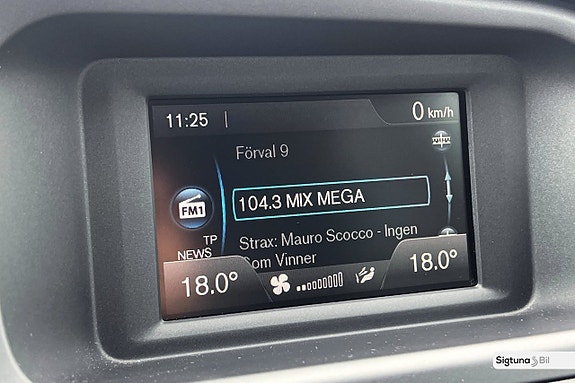 Volvo V40 Cross Country 26 of 28