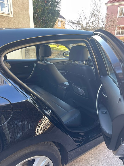 BMW 118i 6 of 11