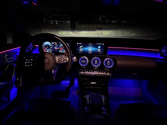 Mercedes-Benz CLA250 12 of 15