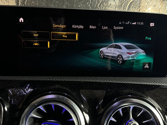 Mercedes-Benz CLA250 9 of 15