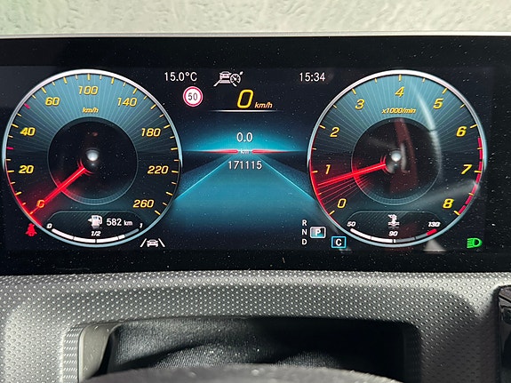 Mercedes-Benz CLA250 8 of 15
