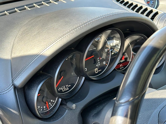 Porsche Cayenne 20 of 30