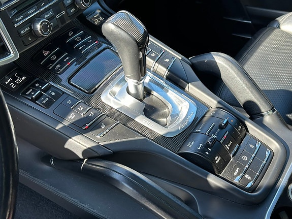 Porsche Cayenne 23 of 30