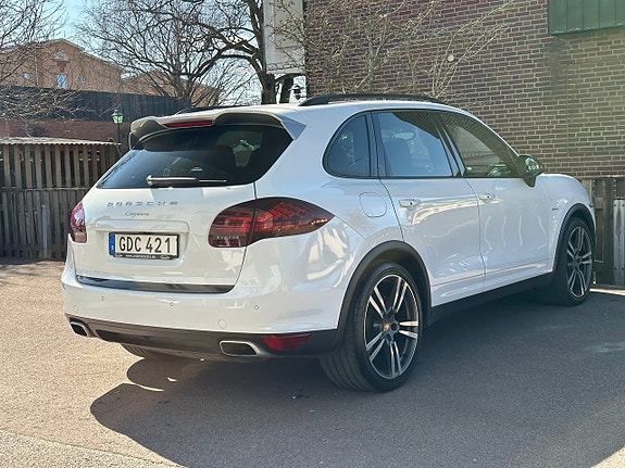 Porsche Cayenne 13 of 30