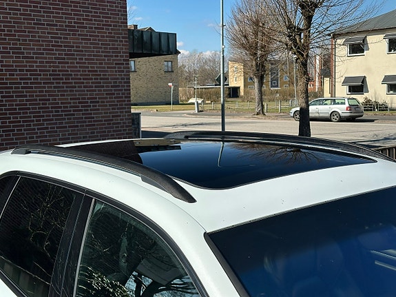 Porsche Cayenne 9 of 30