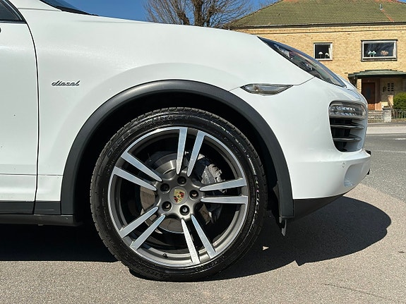 Porsche Cayenne 7 of 30