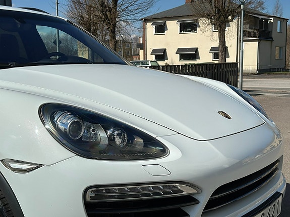 Porsche Cayenne 6 of 30