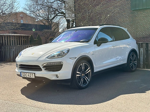 Porsche Cayenne 3 of 5