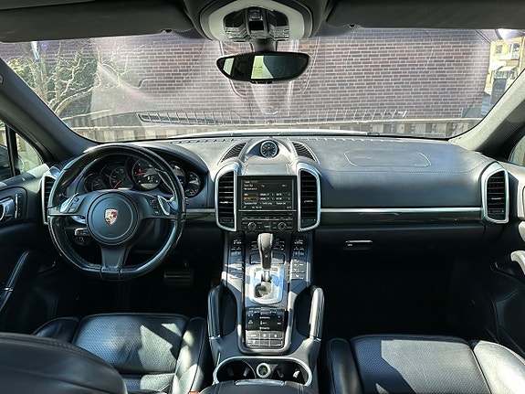 Porsche Cayenne 30 of 30