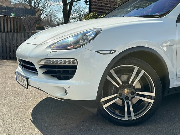 Porsche Cayenne 10 of 30