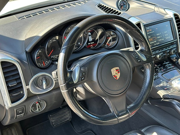 Porsche Cayenne 19 of 30