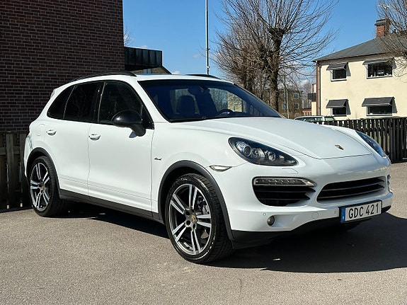 Porsche Cayenne 4 of 5