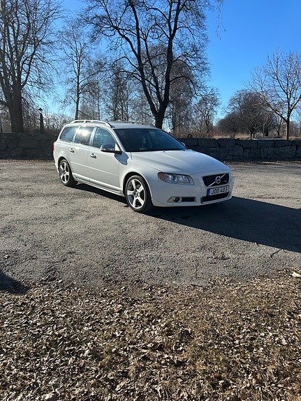 Volvo V70 4 of 8