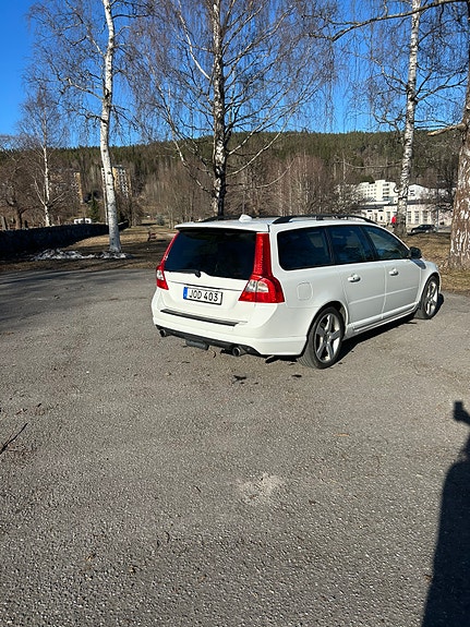 Volvo V70 6 of 8