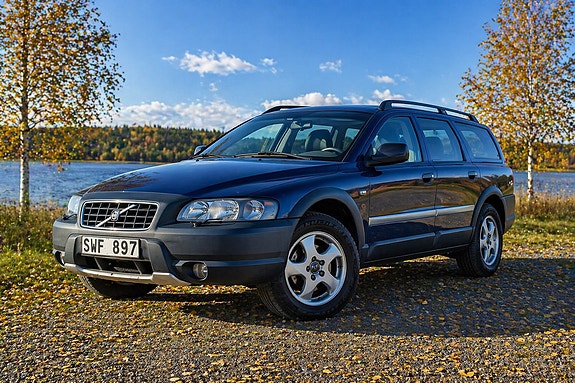 Volvo XC70 2 of 5