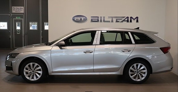 Skoda Octavia 2 of 5