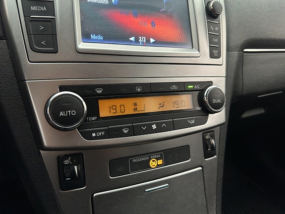Toyota Avensis 24 of 26