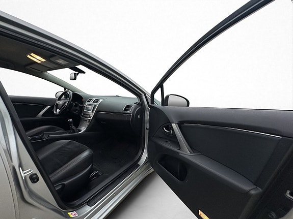 Toyota Avensis 11 of 26
