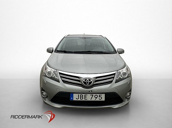 Toyota Avensis 2 of 5