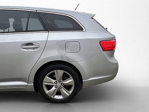 Toyota Avensis 8 of 26