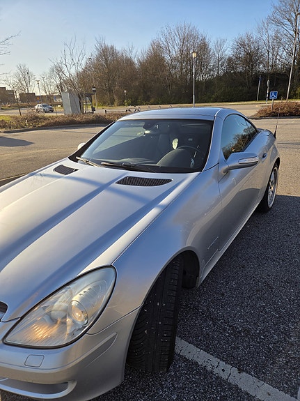 Mercedes-Benz SLK200 2 of 7