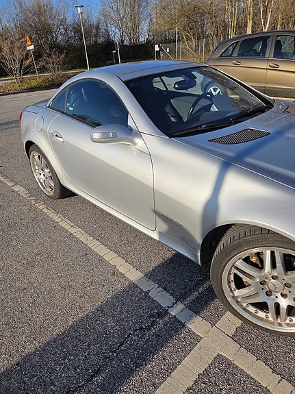 Mercedes-Benz SLK200 5 of 7