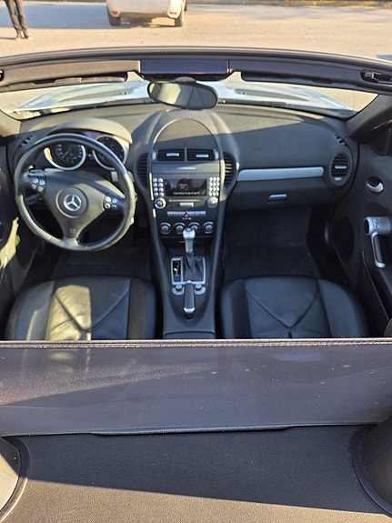 Mercedes-Benz SLK200 6 of 7