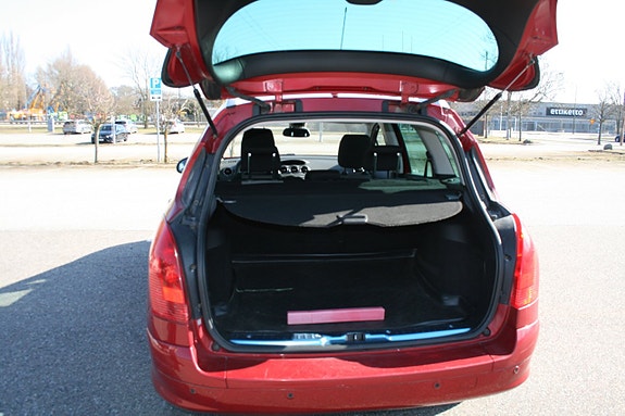 Peugeot 308 SW 8 of 14