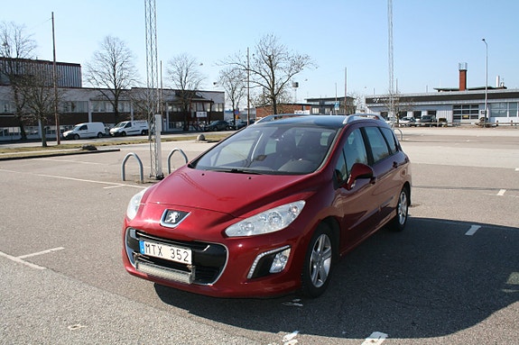 Peugeot 308 SW 2 of 14