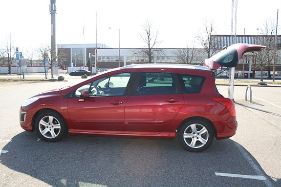 Peugeot 308 SW 9 of 14