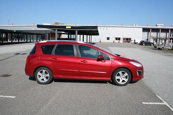 Peugeot 308 SW 4 of 14