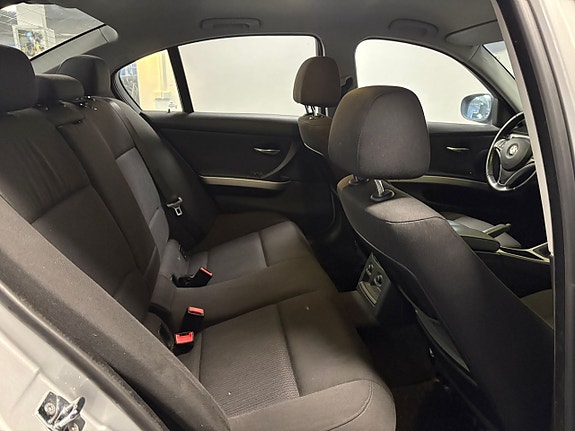 BMW 318d 18 of 19