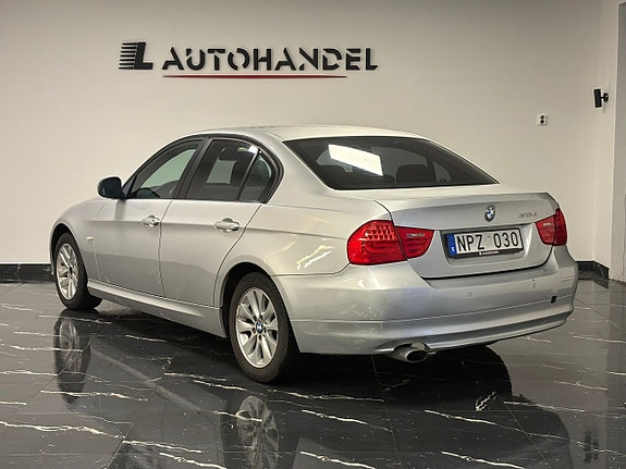 BMW 318d 4 of 5