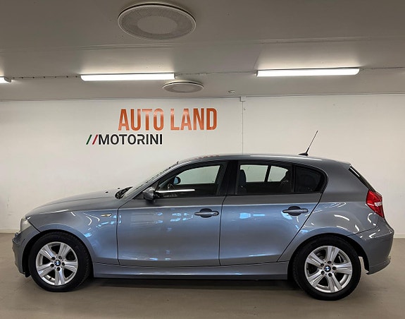 BMW 118d 3 of 5