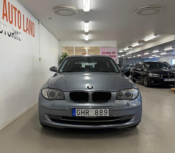 BMW 118d 2 of 5
