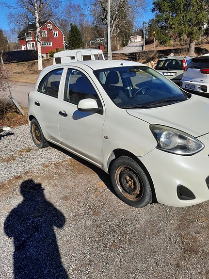 Nissan Micra 3 of 5